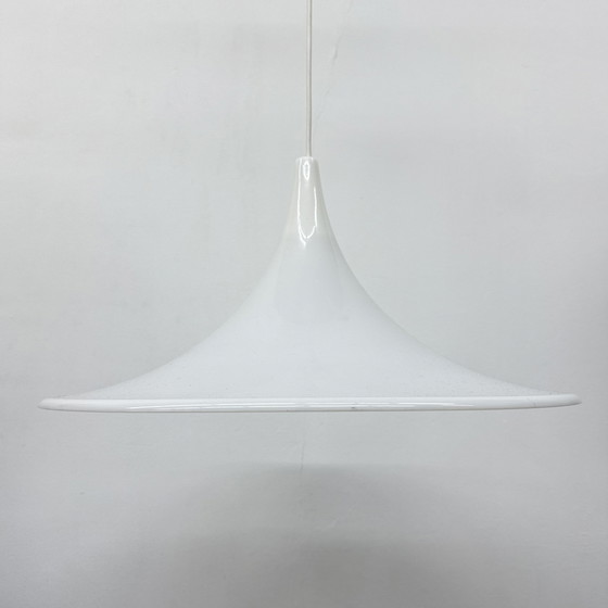 Image 1 of Lampada a sospensione vintage in lucite a forma di tromba, era spaziale anni '70