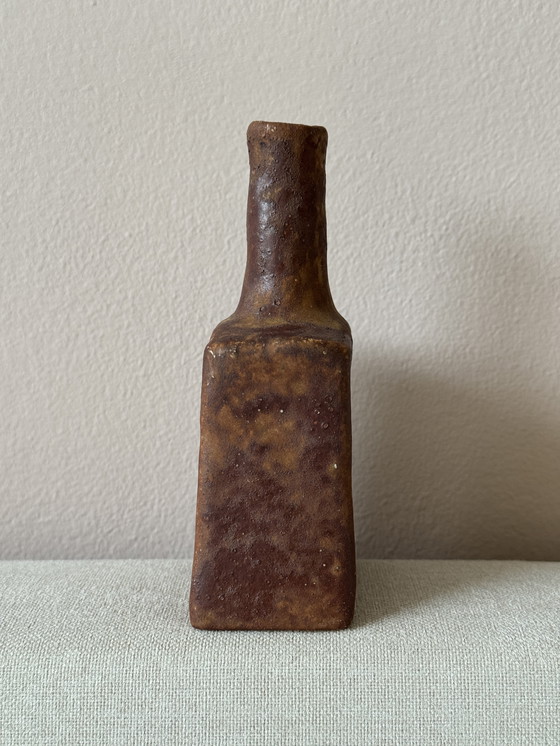Image 1 of Jarrón de cerámica Mobach con esmalte terracota marrón, firmado