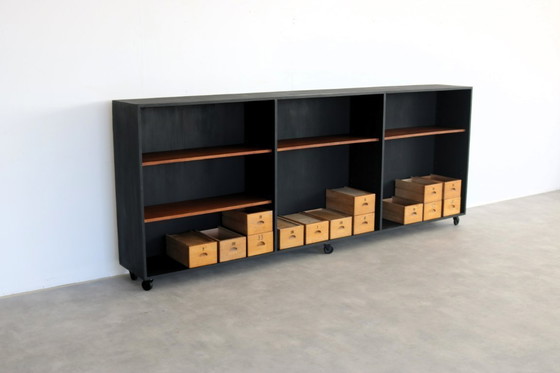 Image 1 of armoire scolaire vintage en bois avec bacs de rangement