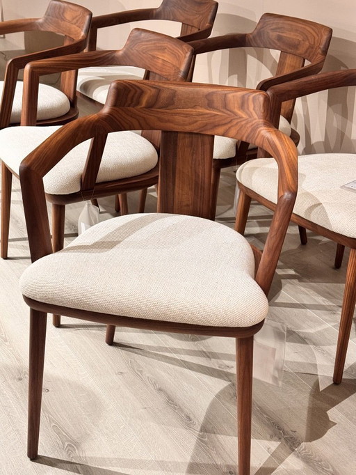 Juego de 6 sillas Tilly de Porada en nogal