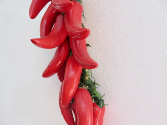 Corde de Piments d'Espelette en Céramique, Pays Basque, France, 1960 – Objets déco, Ceramic (photo 11 of 13)