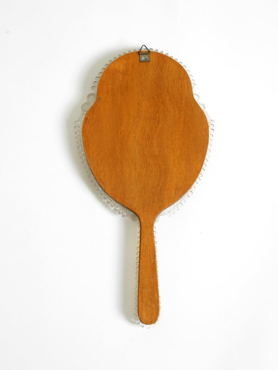 Image 1 of Magnifique miroir à main ou mural vénitien Mid Century Modern avec rosaces en verre de Murano. Fabriqué en Italie.