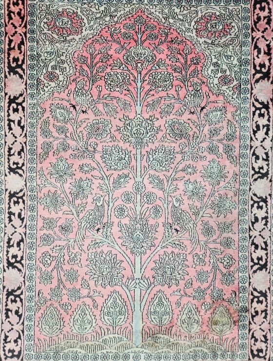 Image 1 of Handgeknüpfter orientalischer Seidenteppich aus Kaschmir mit rosa Blumenmuster, 125 x 186 cm