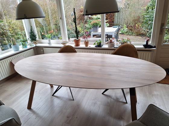 Image 1 of Tavolo da pranzo ovale Parade di Bert Plantagie