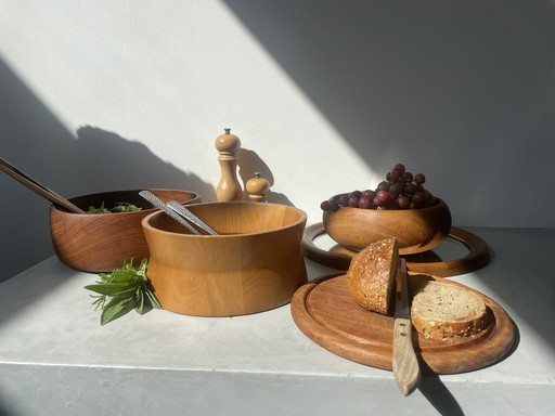 Trois saladiers en bois