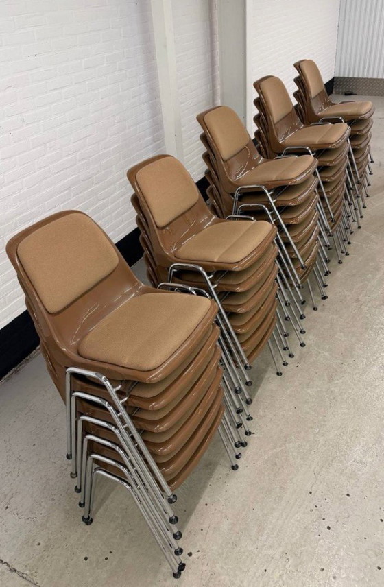 Image 1 of 32 sedie impilabili vintage Drabert