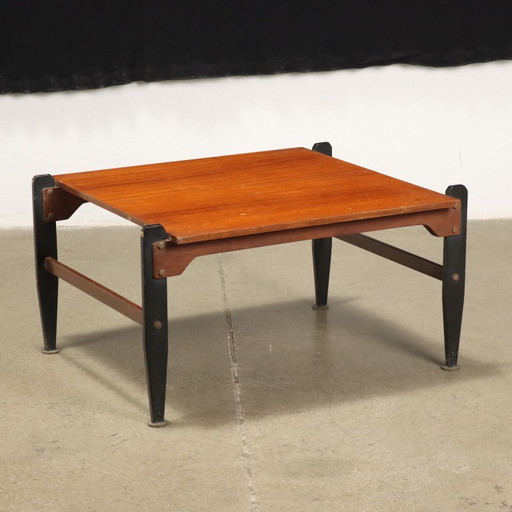 Mesa de centro baja de estilo vintage de la década de 1960.