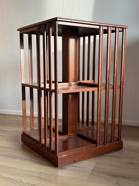 Image 1 of Antieke boekenmolen