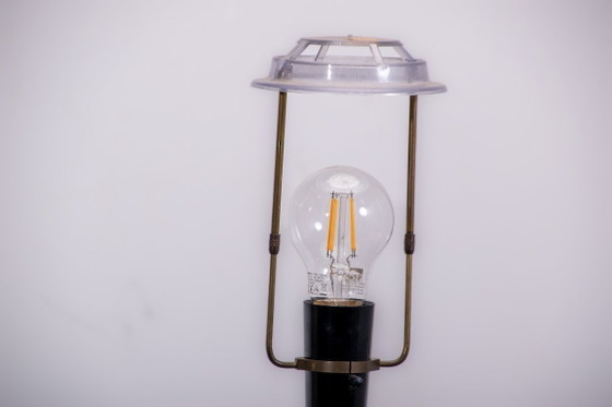 Image 1 of Lampadaire danois en teck et laiton, vers 1960