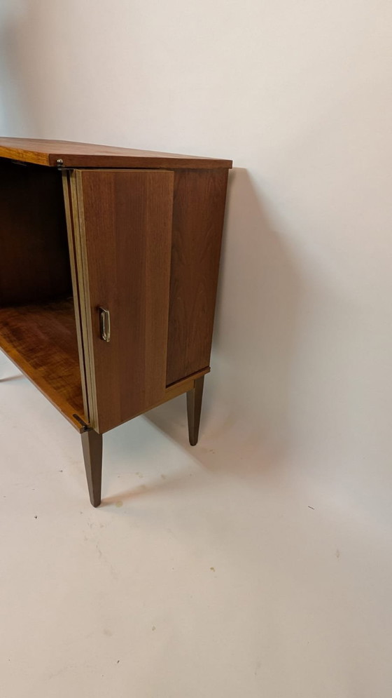 Image 1 of Meuble vintage du milieu du siècle avec portes à charnières