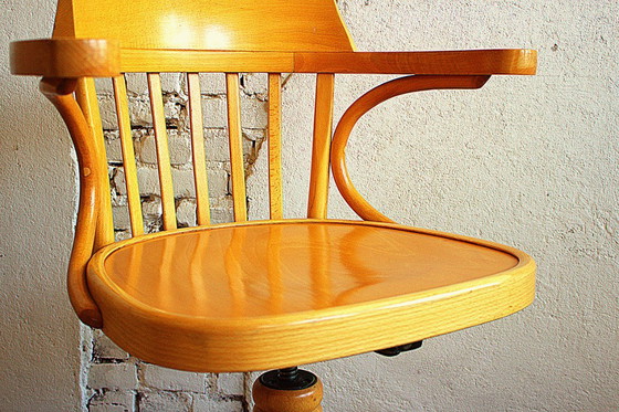 Image 1 of 2 chaises de bureau vintage en bois Thonet