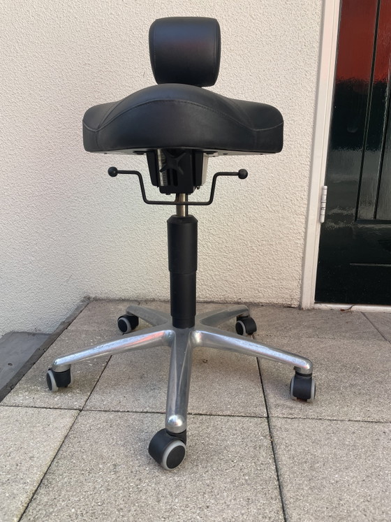 Saddle stool – Office chairs, Plastic, Aluminium (photo 4 of 5)