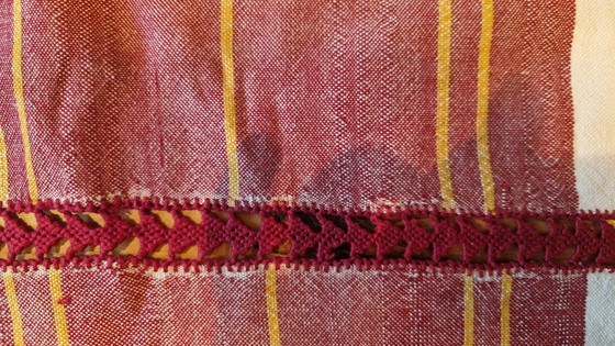Image 1 of Handgewebte tibetische Tischdecke