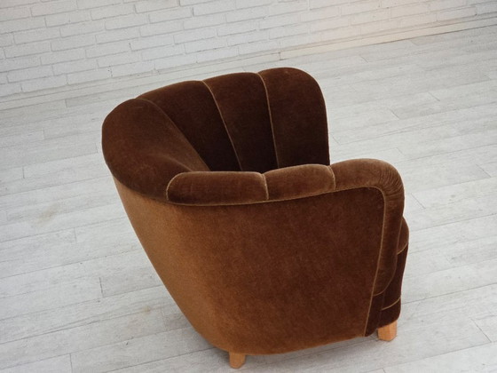 Image 1 of Anni '60, sedia curva danese, rivestimento in velluto marrone.