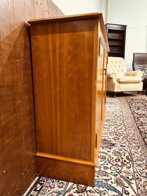 Aparador con vitrina clásico inglés, Aparadores con vitrina, Madera (foto 6 de 12)