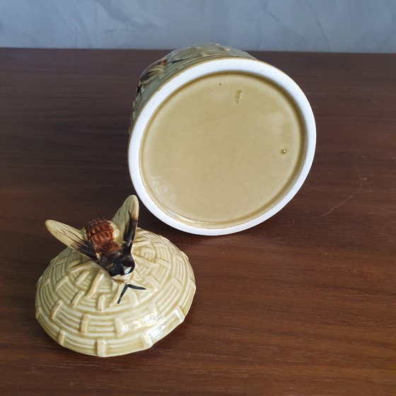 Image 1 of Jarre en forme d'abeille du milieu du siècle dernier, années 1960