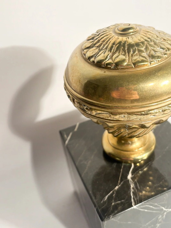 Türstopper aus schwarzem Marmor und Bronze aus den 1950er Jahren – Dekorative Objekte (photo 3 of 9)