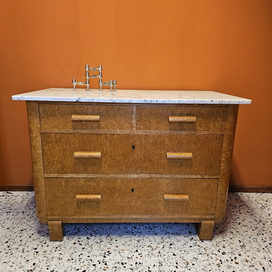 Image 1 of Juego de dormitorio Art Déco de arce ojo de pájaro y mármol.