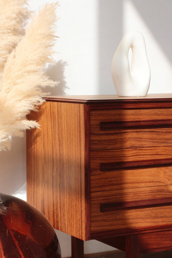 Image 1 of White & Newton Scandinavisch teakhouten dressoir | Vintage design uit de jaren 60