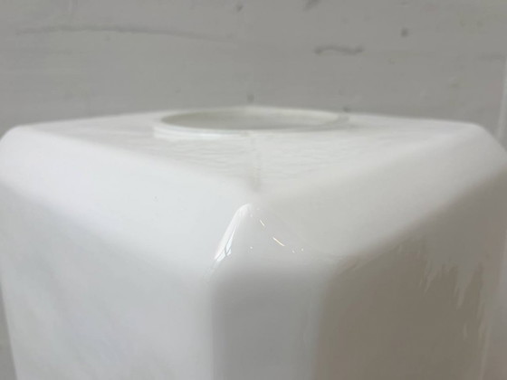 Image 1 of Suspension vintage en verre opalin cubique, années 1940