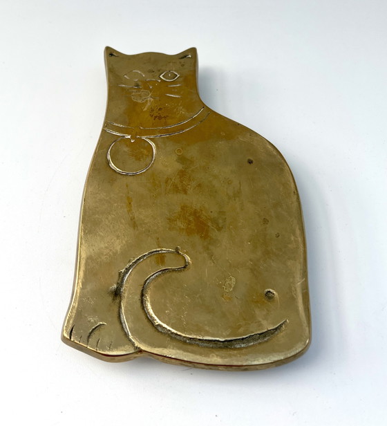 Image 1 of Salvamanteles de latón de mediados de siglo – Gato – Años 70