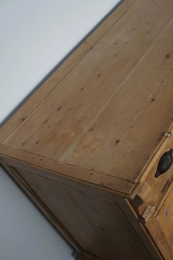 Image 1 of Antieke Duitse grenen winkelkast, begin 20e eeuw