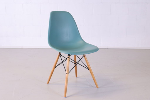 Vitra Eames plastic dsw turchese/legno