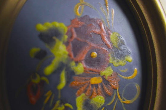 Image 1 of Vintage miniatuur handgeschilderd Nederlands / Vlaams stilleven bloemenschilderij in gouden houten ovale lijst