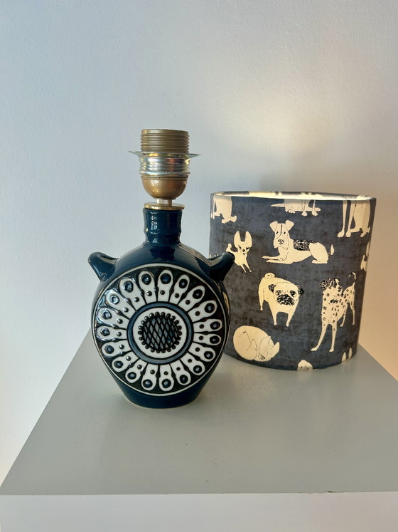 Image 1 of Une lampe de table sans fil très charmante, fabriquée à partir d'un vase en faïence des années 1950/60.