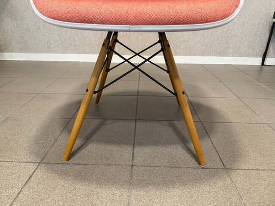 Image 1 of Vitra | Eames | DAW | Roze bekleding & Esdoorn onderstel | 6x