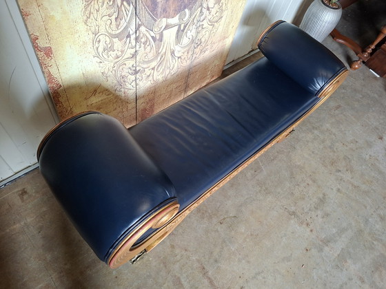 Image 1 of Antikes Cleopatra-Sofa. Schlafzimmerbank mit leichten Gebrauchsspuren. Maße: 148 x 46 cm und 59 cm hoch.