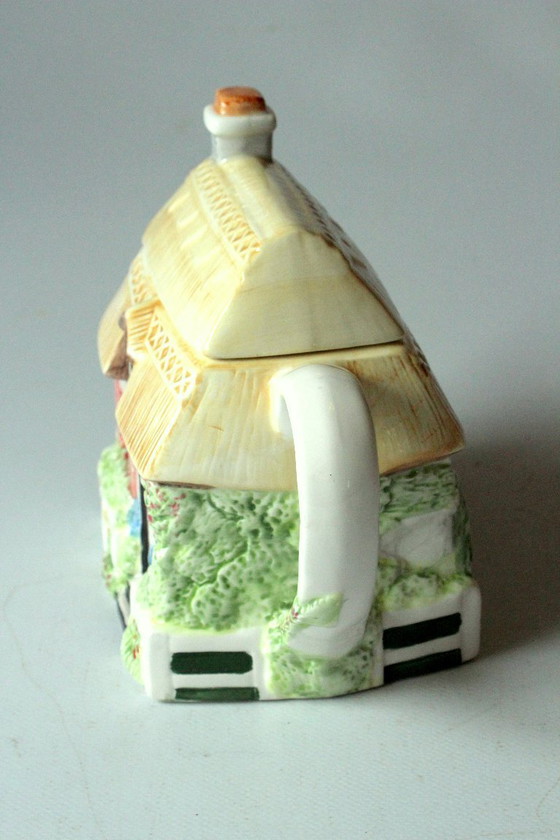 Image 1 of Tetera de diseño, cerámica pintada a mano por Annie Rowe.