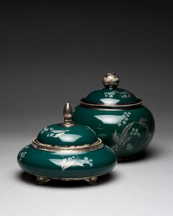 Image 1 of Scatola doppia in porcellana Al-Ka Kunst Kronach con coperchio, colore verde smeraldo con inserti argentati.