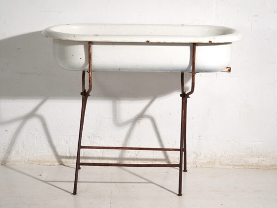 Antique bathtub in enamelled iron – Central Europe, circa 1950 #3 – Decorative Objects, Industrieel (photo 32 of 40)