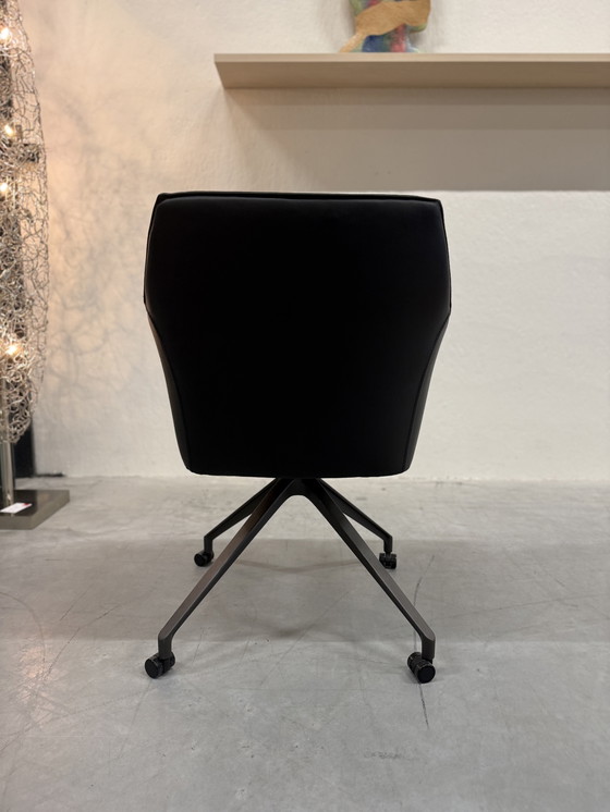 Image 1 of Leolux Mara Twist dining chair black leather