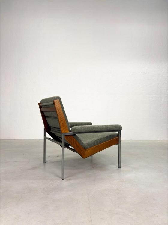 Image 1 of 'Lotus' Dames Fauteuil van Rob Parry voor Gelderland