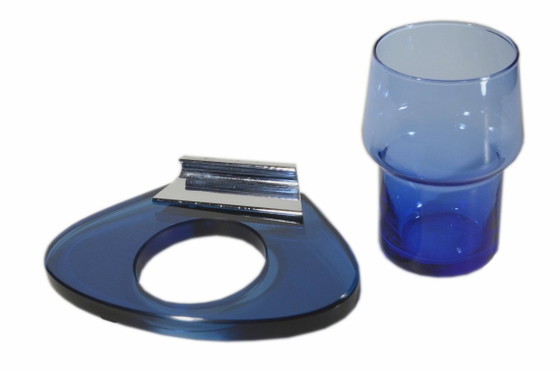 Blaues Becherregal (und passender blauer Becher), B 15,5 x T 11 cm, zugeschrieben Fontana Arte, 1970 (photo 5 of 5)
