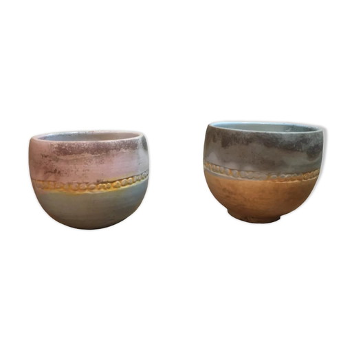 Pair of stoneware bowls