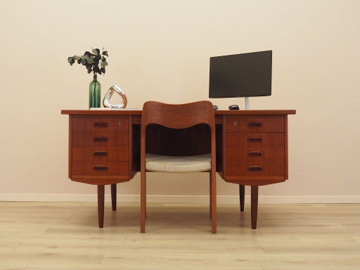 Escritorio de teca, diseño danés, década de 1970, fabricado en Dinamarca.