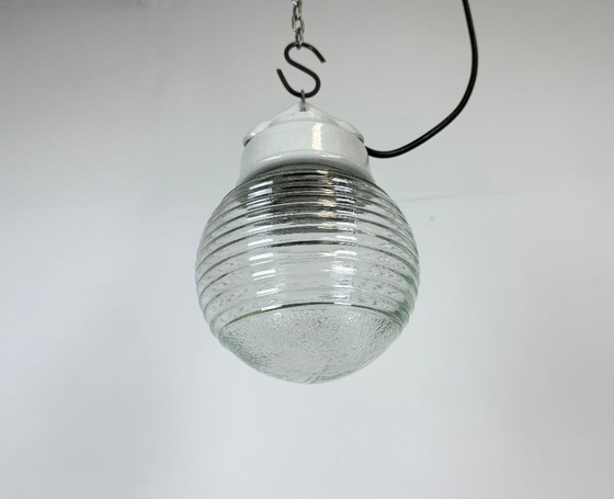 Image 1 of Vintage witte porseleinen hanglamp met geribbeld glas, jaren 70