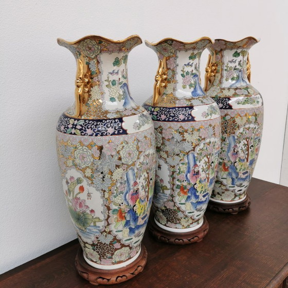 Image 1 of Set di 3 vasi orientali vintage, vasi a balaustra, porcellana Canton
