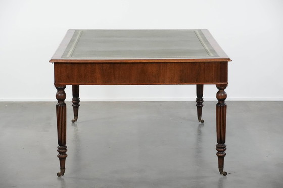 Image 1 of Antieke Schrijftafel/ Bureau/ Partner Desk Uit Begin 20e Eeuw Met 6 Lades En Een Donkergroen Lederen Blad In Engelse Stijl