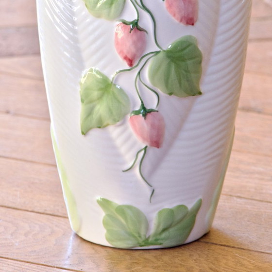 Image 1 of Large vintage strawberry-shaped earthenware vase