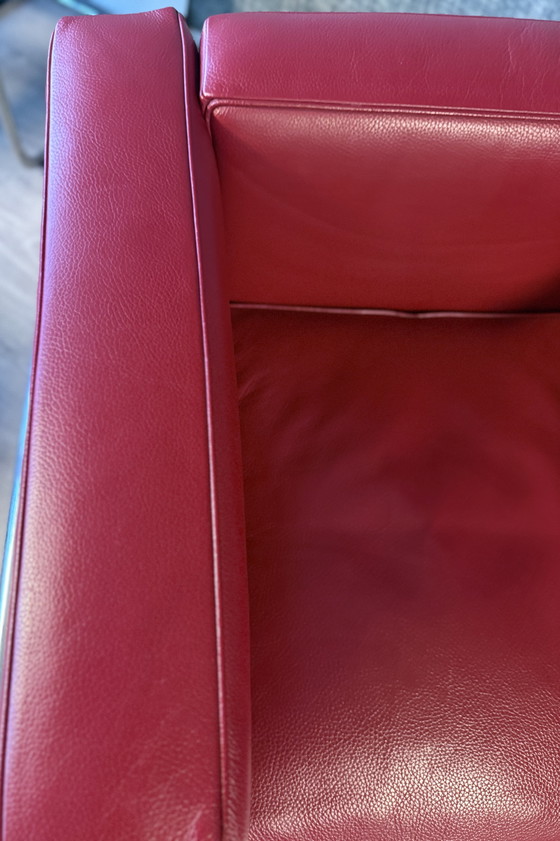 Image 1 of 6 vintage LC2 Le Corbusier stoelen in rood leer, Italië, jaren 80