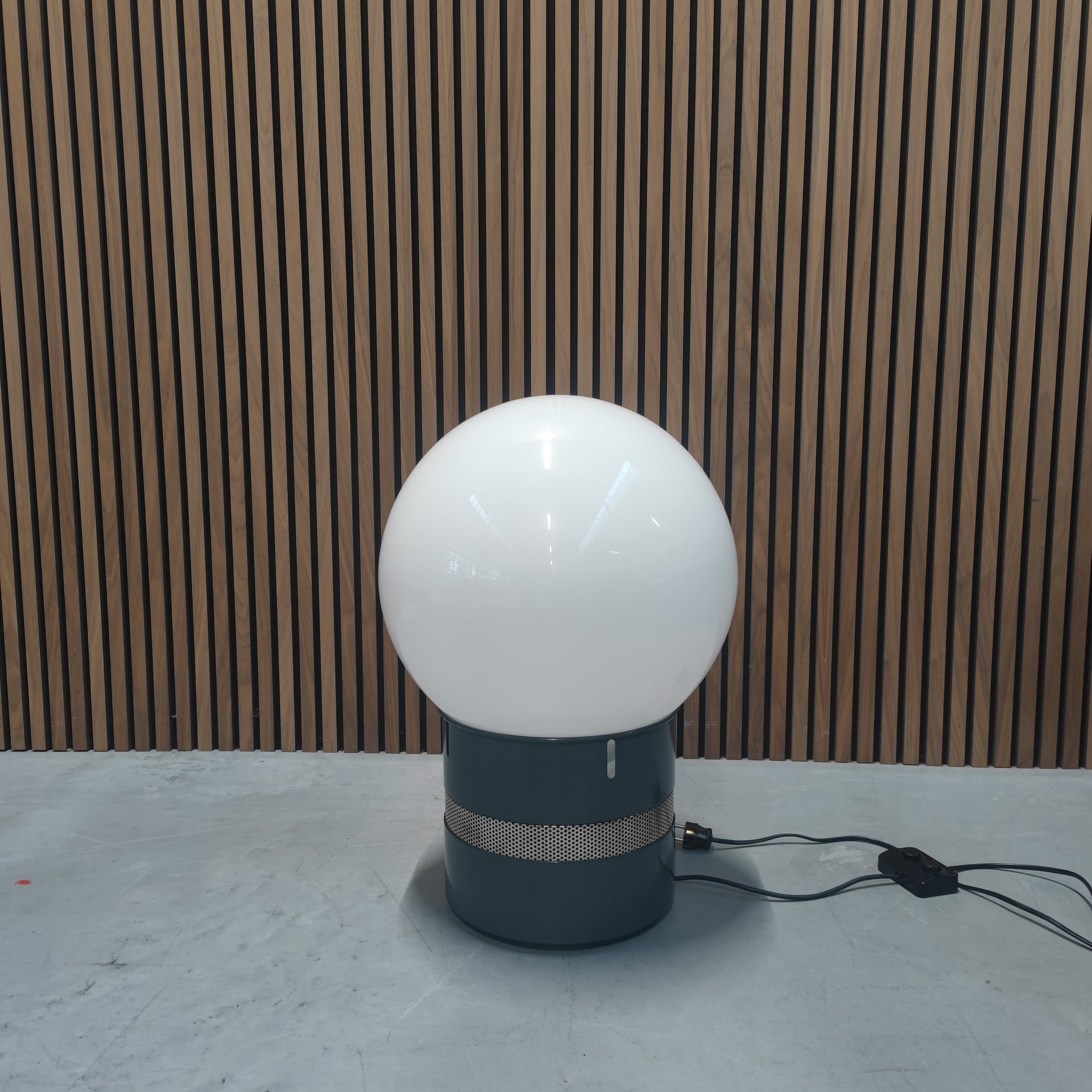 Gae Aulenti Table lamps | Whoppah