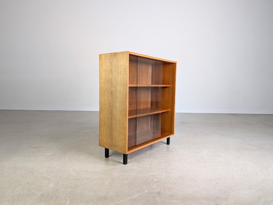 Image 1 of Credenza del Midcentury vetrina in noce credenza vintage 1960