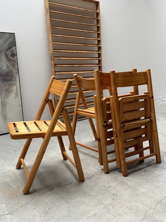 Image 1 of 4 sedie pieghevoli in legno di pino massello, stile Rainer Daumiller, Danimarca, anni '70