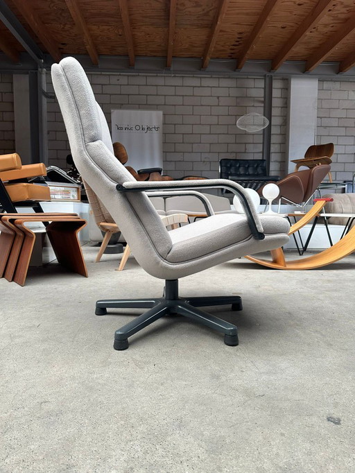 Poltrona Artifort F141 di Geoffrey Harcourt