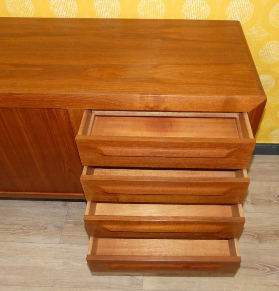 Image 1 of Credenza in teak di Ib Kofod-Larsen per Faarup Møbelfabrik Divisorio per ambienti indipendente del 1960 Porte a tamburo