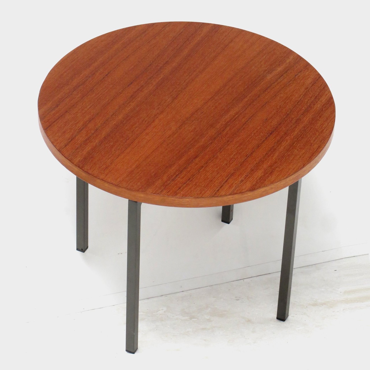 Table d'appoint ronde vintage Mid Century Table basse en teck, années 1960